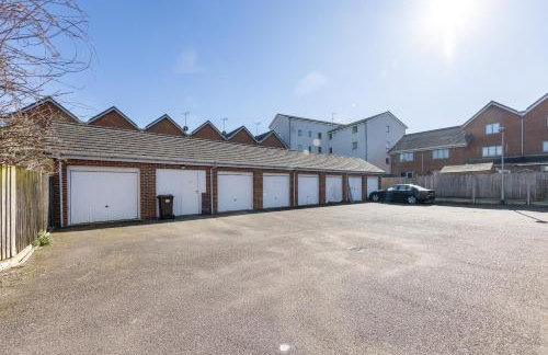 Cosy Retreat in Ashford city centre with Hot tub - Foto 4