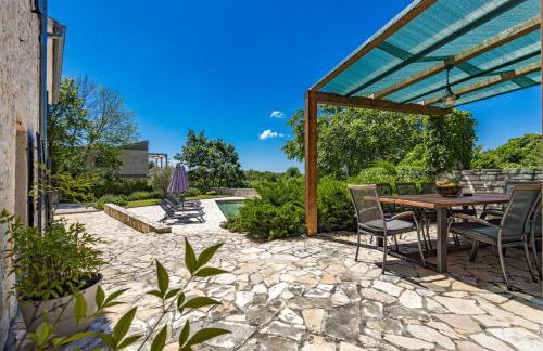 Casa 42 pet friendly for 9 people in Central Istria with salt - water pool - Foto 18