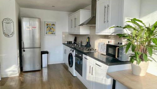 Convenient quiet flat with parking - Photo 3