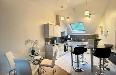 The Sawmills, Carlisle - Spacious 4 Bedroom Family House - Free WiFi - & Parking - Walk to Carlisle Castle - Foto 80