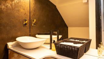 Two-Bedroom House in Beverley Centre with Parking - Foto 3