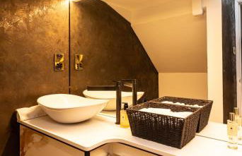 Two-Bedroom House in Beverley Centre with Parking - Foto 3