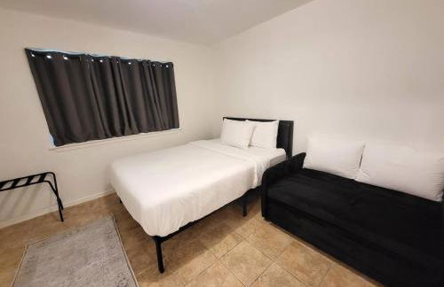 Large parking lot sleeps 8 - Foto 12