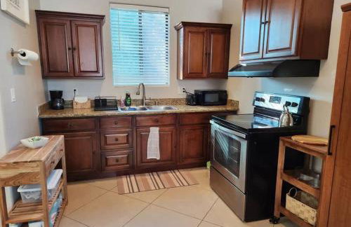 Spacious 1 Bed ADU in Encino, Home Away from Home - Foto 11