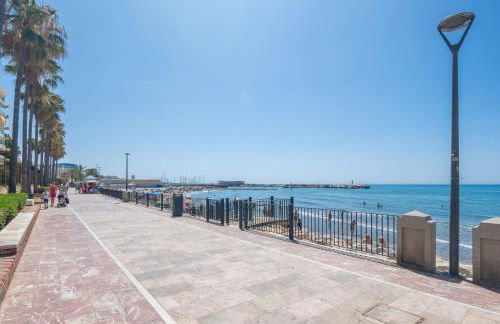 In front of SEA & CENTER - Foto 58