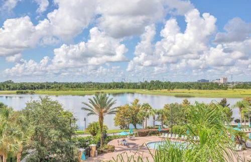 Top floor condo with view of lake, pool and fireworks! Next to Convention Center! - Foto 78