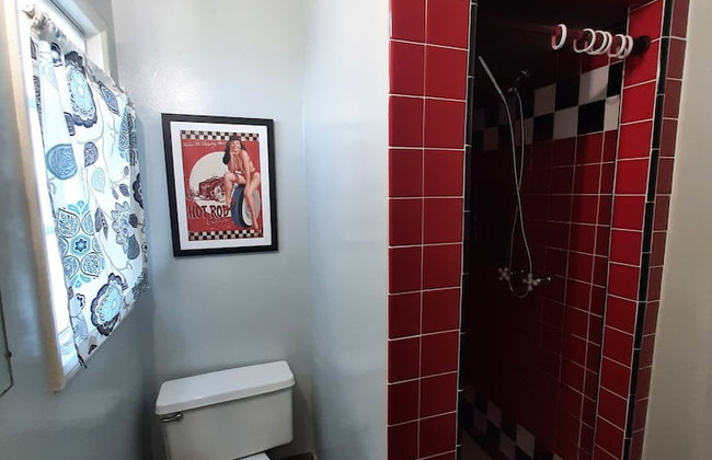 The New Star Motel with Studio-Kitchens: 1950s Extended-Stay Lodging and Retreat Center - Foto 109