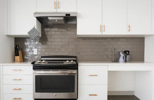 Luxury 2BR Stay Pool, Gym and Chill Areas - Photo 25