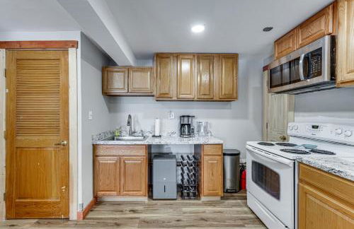 2BR Hilltop Retreat on 12 Acres! VAST Trail Access - Foto 4