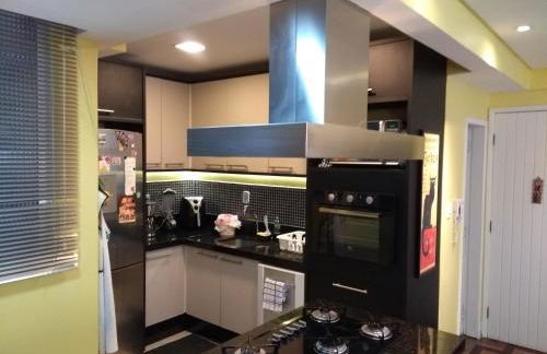 Apê Beira Mar Balneário Camboriú Pé na Areia próximo a Roda gigante Com Churrasqueira e garagem de fácil acesso poucos metros do Mundial de Beach tennis - Foto 21