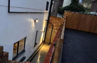 3BD Modern Home with Free Private Parking - Foto 5