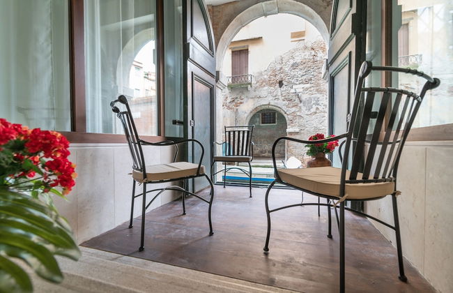 Riva Palace Apartments - Photo 1