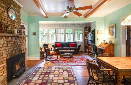 Harbert Cottage with Fire Pit Half Mile to Beach! - Foto 4