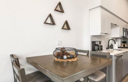 Chic Studio, Walk to Downtown With Skyline Views - Foto 40