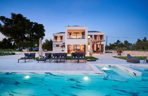 4 Bedroom Awesome Home In Dubravice - Foto 1