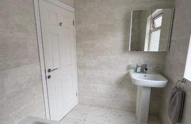 Spacious John York House & Parking - Foto 45