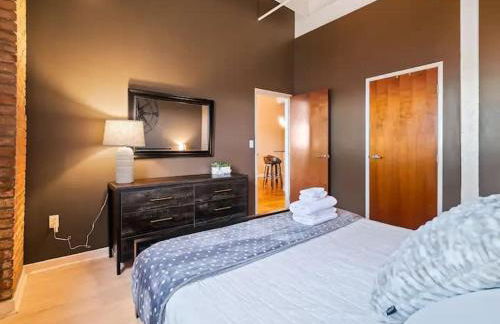 Lakefront Loft - Walk 2 First Energy x Progressive - Foto 4