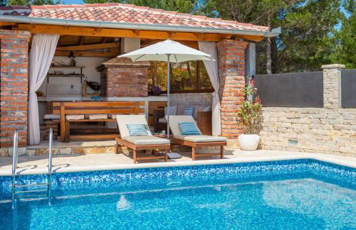 Seafront Villa Noah with heated pool - Foto 10