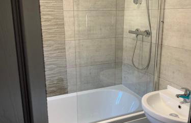 Saltwell St - Delightful 3 Bedroom free parking free wifi - Foto 4