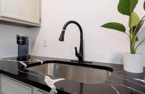 Stylish Retreat Walkable to Bars & Restaurants - Foto 12