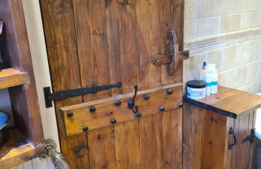 Cheerful, bright, cosy period cottage with hot tub - Foto 5