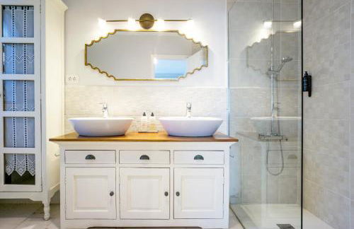 Villa Los Flamencos by Veaco- Beachfront & pool - Photo 36