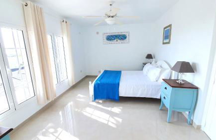 Stunning sea view villa with 6 bedrooms & heated pool - Villa Renaissance - Photo 19