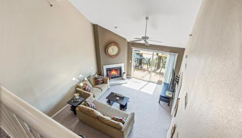 Amazing Lake Views with Pool, Loft, & Balcony - Foto 3