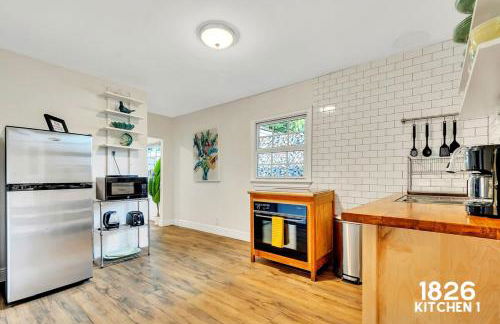 3 Home 12 bedroom compound with Pool and BBQ sleeps 24 - Foto 56