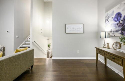 Lots of Hot Spots & Activities Near This Townhome - Foto 15