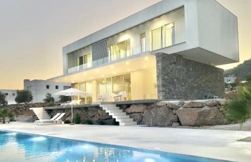 Kuro Beach House - Oceanfront Luxury & 25m pool - Foto 35
