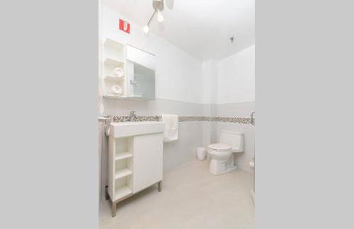 Ocean Drive Studio Historic Building minutes walk to the Beach. - Foto 15