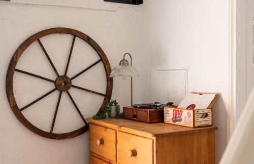 Cosy Cotswolds Cottage Farm Stay - Shepherds Rest - Photo 3