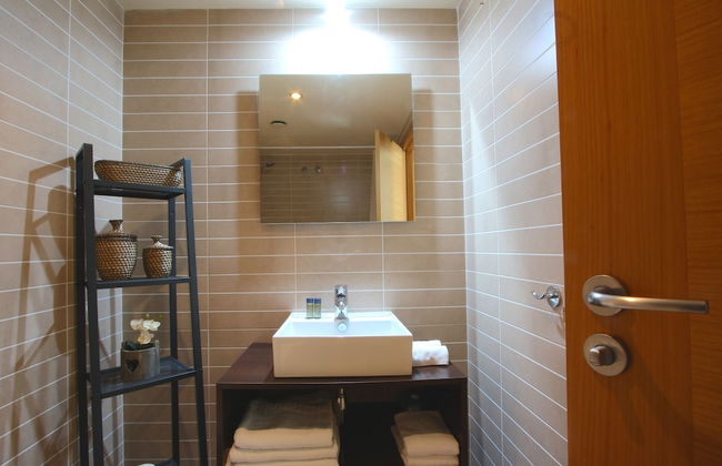 Mazi Apartments Downtown - Photo 27