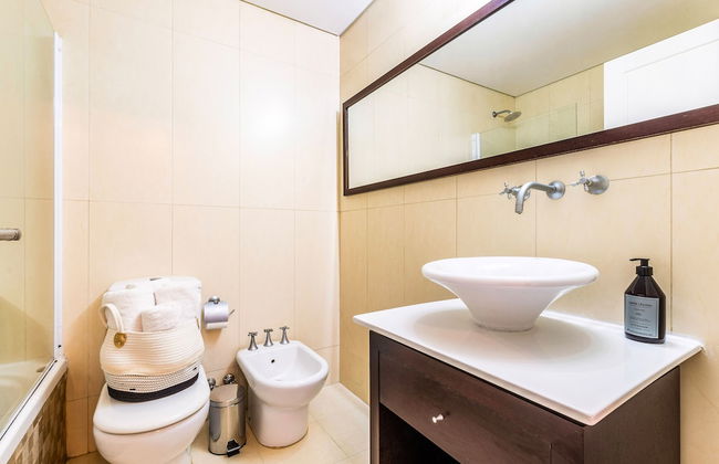 2BR Family Apt Puente de la Mujer View - Foto 24