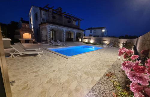 Villa Brioni with pool by Rentistra - Foto 26