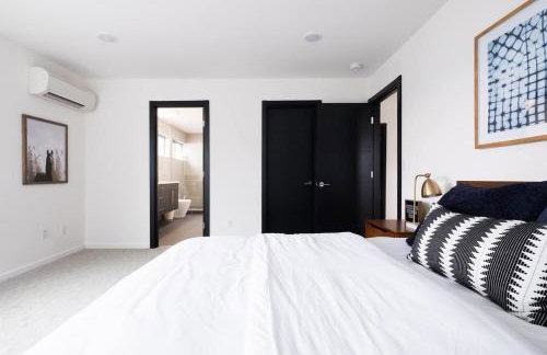 Designer Urban Retreat w Rooftop Deck & Fireplace - Foto 54