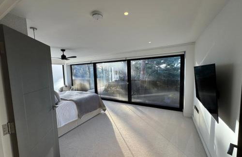 Luxury Villa - Hot Tub - Exclusive Offers - Amar Luxury Stays - Photo 14