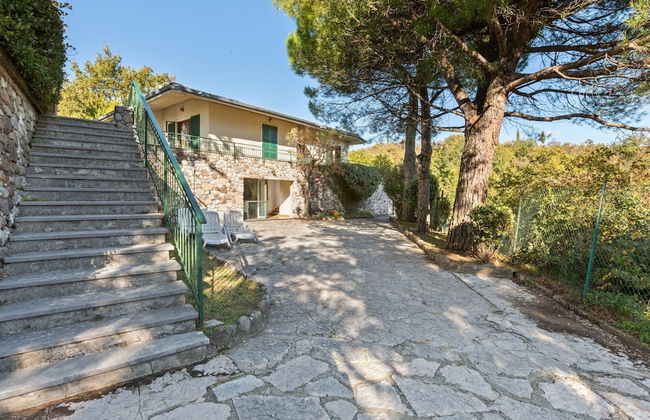 Villa in Torri del Benaco With Private Pool - Photo 31