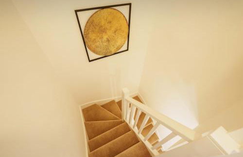 Large 4BR House Leeds, Contractor Friendly - Photo 30