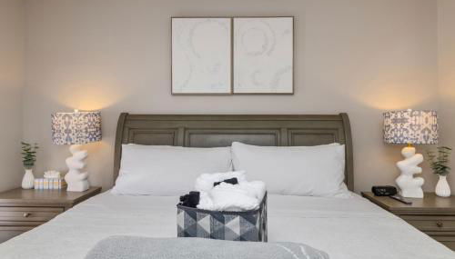 King and Queen Beds with a Gourmet Kitchen - Foto 3, towels