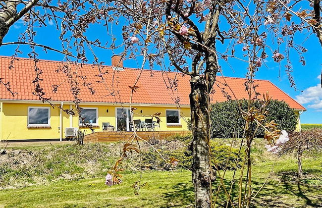 4 Person Holiday Home in Ostervra - Foto 1