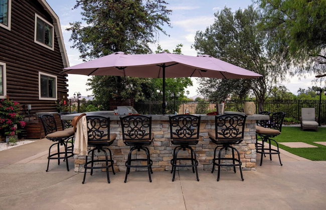 Chateau Syrah by Avantstay Picturesque Estate w/ Pool, Table Tennis & Pool Table New Pickleball Court + Basketball Hoop - Foto 39