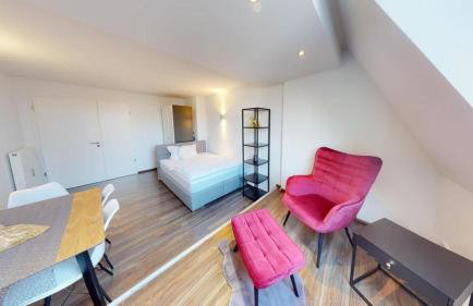 Spacious 4 Bedroom Apartment near City Center - Photo 16