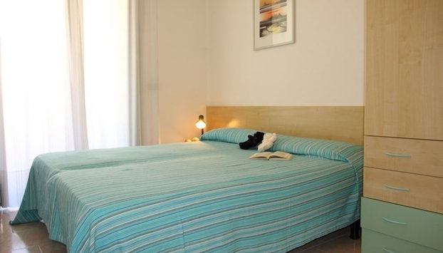 Flat With a Lovely Poolside Garden With bbq - Foto 3, Habitación