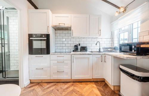 New Forest Cottage with Hot Tub, Fireplace and Private Garden - Foto 4