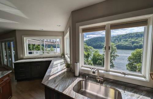 Candlewood Lake -Family Getaway, Lakefront 3775 sqft Home - Foto 33