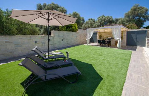 TWIN'S HOME LUXURY SUITES - Photo 43