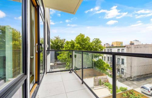 Sunny Oasis with WD I Central Air I Desk I Free Park - Foto 8