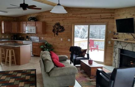 Cozy Riverside Cabin with Private Hot Tub in Rileyville, Virginia - Photo 2